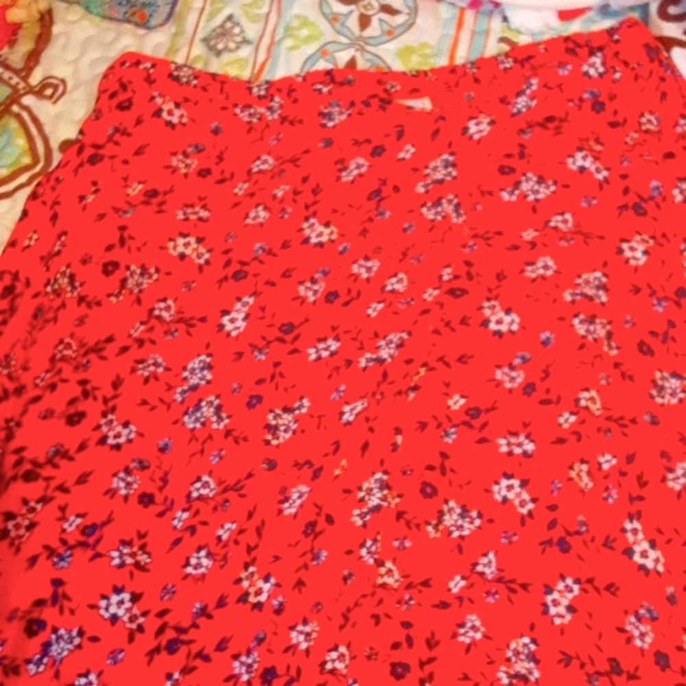 Beautiful spring/summer skirt. Size 22 time and tr
